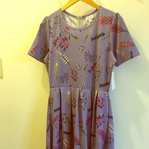 NWT Size L LulaRoe Amelia Dress
